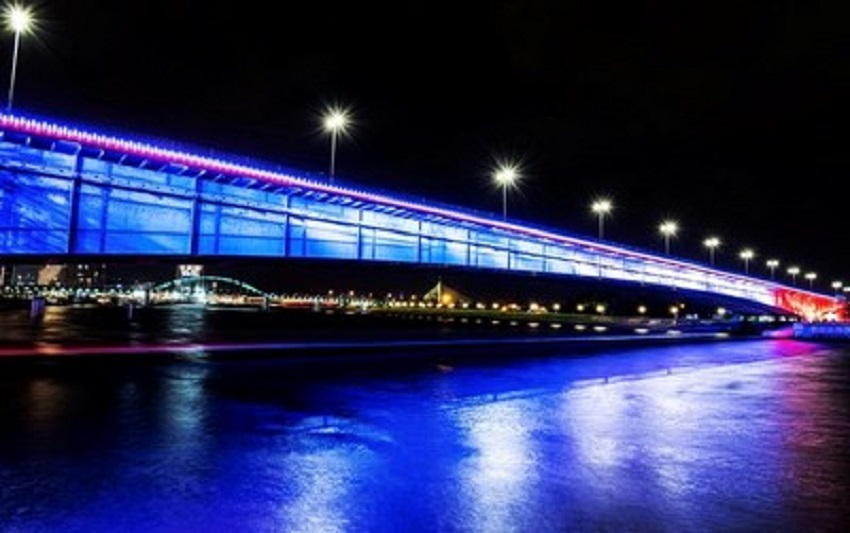 brankov-most-vecheras-u-bojama-frantsus