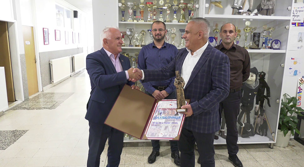 uruchena-bista-i-zahvalnitsa-za-humanos