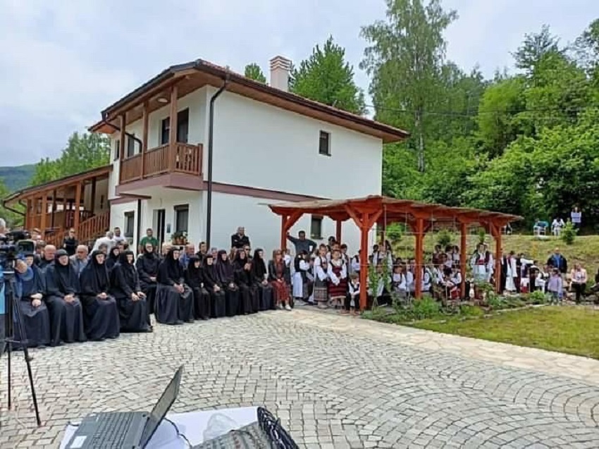miris-jeleninih-jorgovana-u-ibarskom