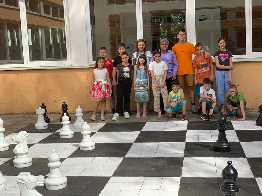 voleo-bih-da-shah-postane-obavezan-pred