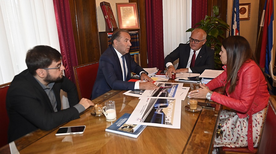 tomi-zdravkovi-u-spomenik-u-beogradu