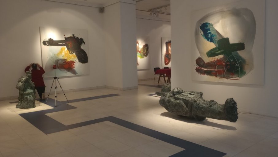 izlozba-vajara-save-halugina-u-galeriji-sanu