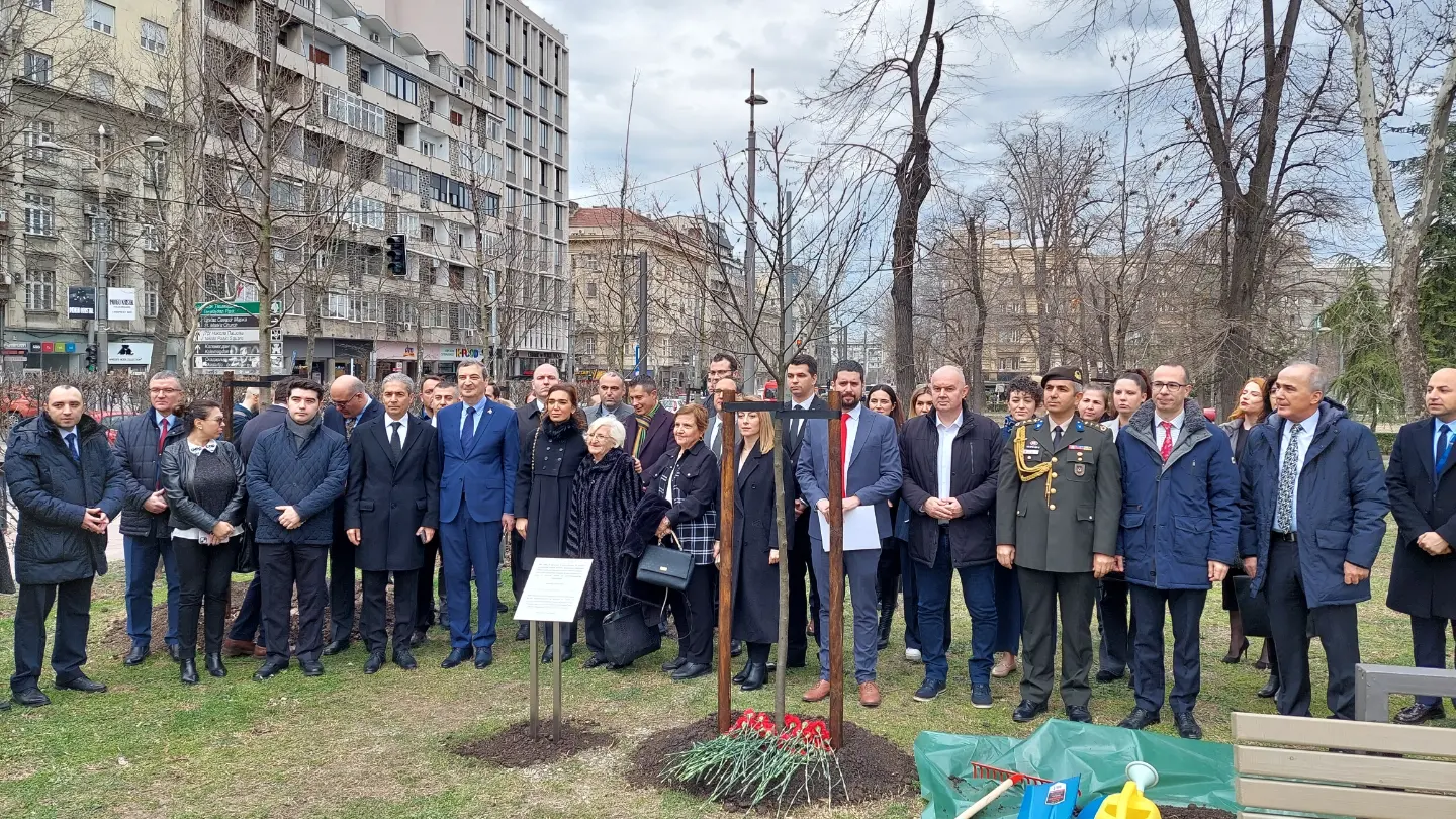 u-parku-tasmajdan-obelezena-godisnjica-smrti-nj-e-galipa-balkara