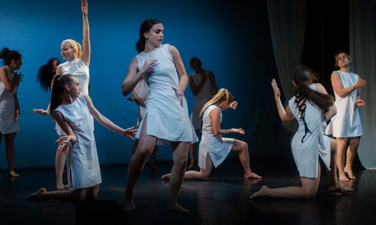 plesna-predstava-zalutali-u-lagumima