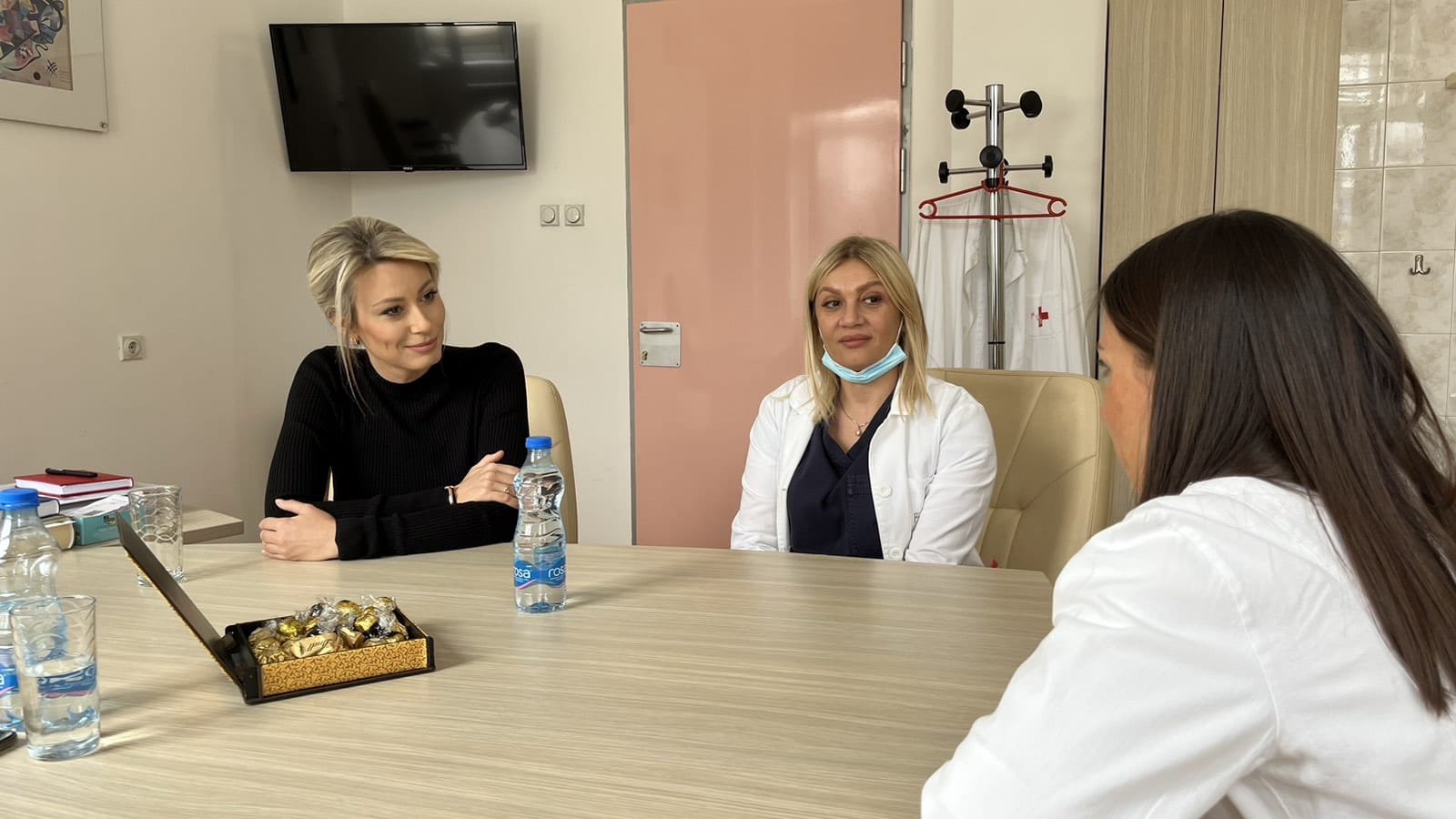 fondacija-inicijativa-21-u-poseti-kbc-dragisa-misovic