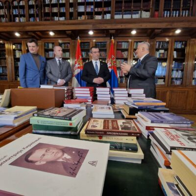 Knjige na poklon za biblioteku Narodne skupstine Republike Srbije