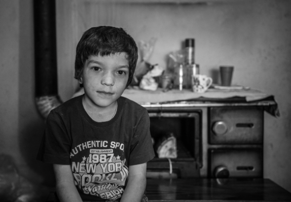 dodju-tako-mokri-iz-skole-a-ovde-ih-sacekaju-vlaga-i-hladnoca