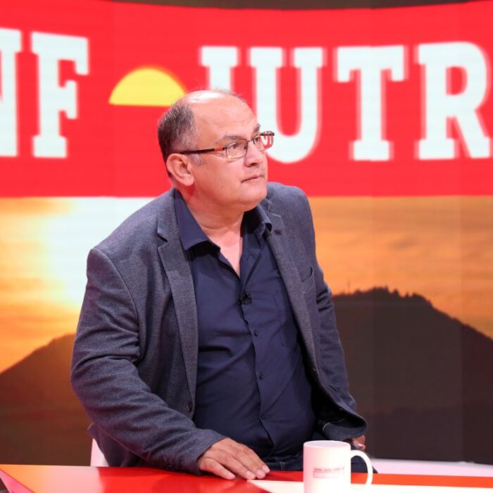 232103CF-4765-4BB3-9872-A670C5539E97