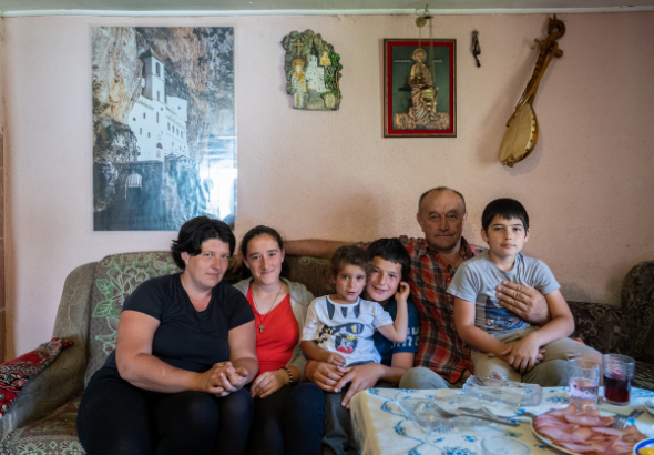 imam-za-koga-da-se-mucim-kroz-suze-rekao-je-zeljko-iz-bijelog-polja-otac-petoro-dece