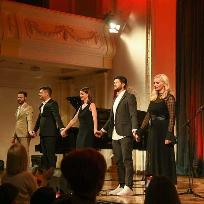 IMG-0c1558c1f3786dbe55097e297f342346-V