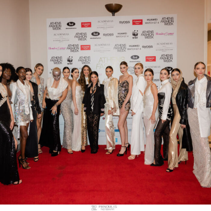 Suzana Peric sa manekenkama posle revije