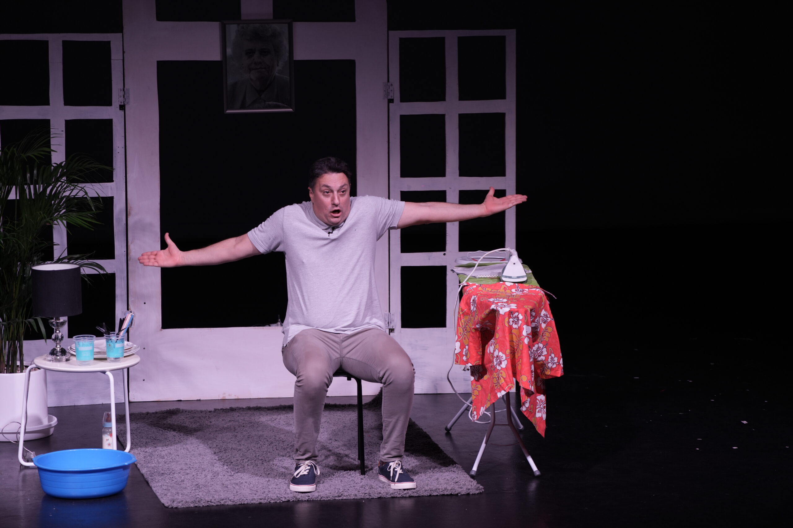 andrija-milosevic-sa-predstavom-idem-putem-pa-zagrlim-drvo-nastupa-u-dubaiju