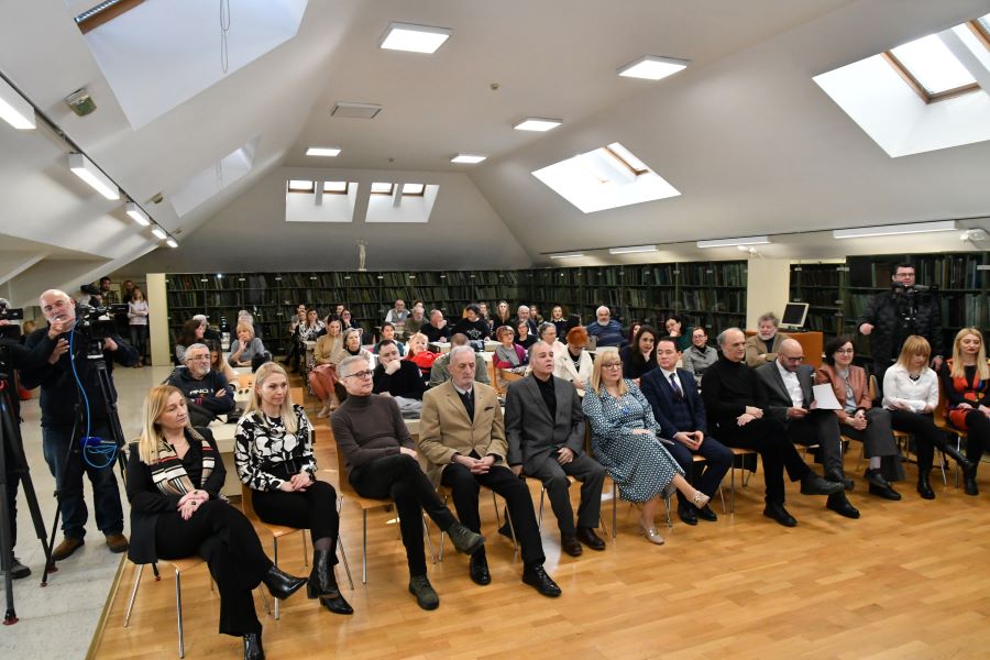 nagrada-beogradski-pobednik-svecano-urucena-piscu-vladanu-matijevicu