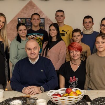 Lacarak poseta Borba