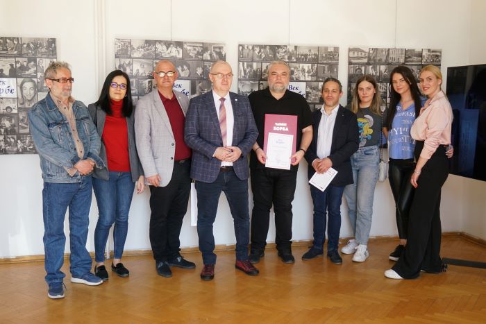 Srdjan Savic sa clanovima redakcije Borba