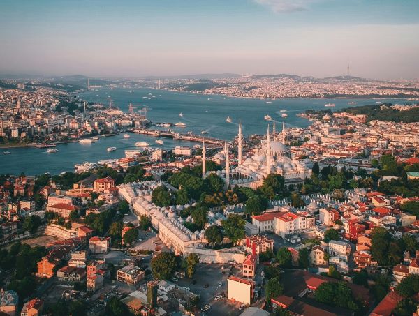 pexels-yunus-tug-8071157