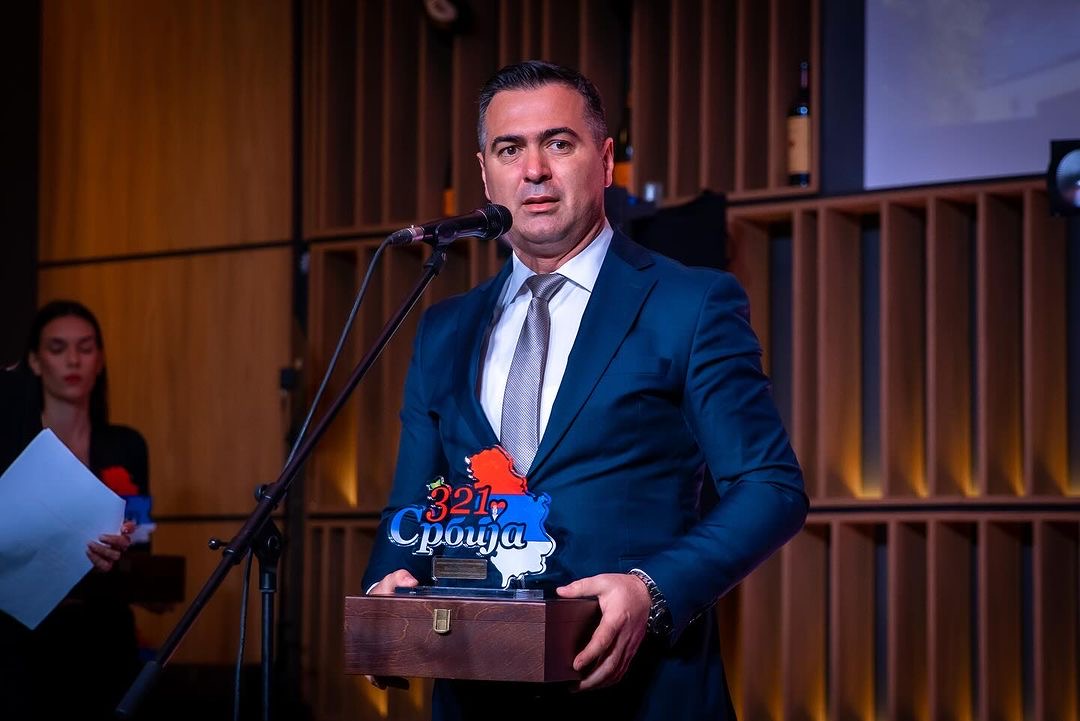 vece-srpskog-turizma-uspeha-i-emocija-dodeljena-godisnja-321-srbija-priznanja