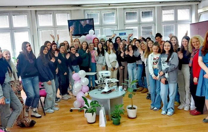 IMG-de1a28779c33100669327d4bc73d393f-V