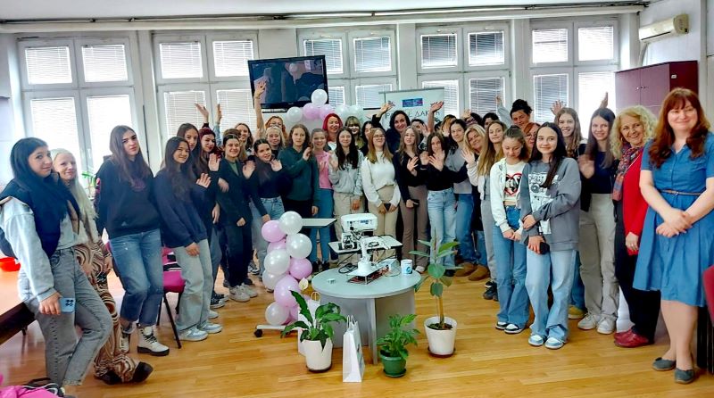 dan-devojcica-u-ikt-u-masinskoj-skoli-radoje-dakic