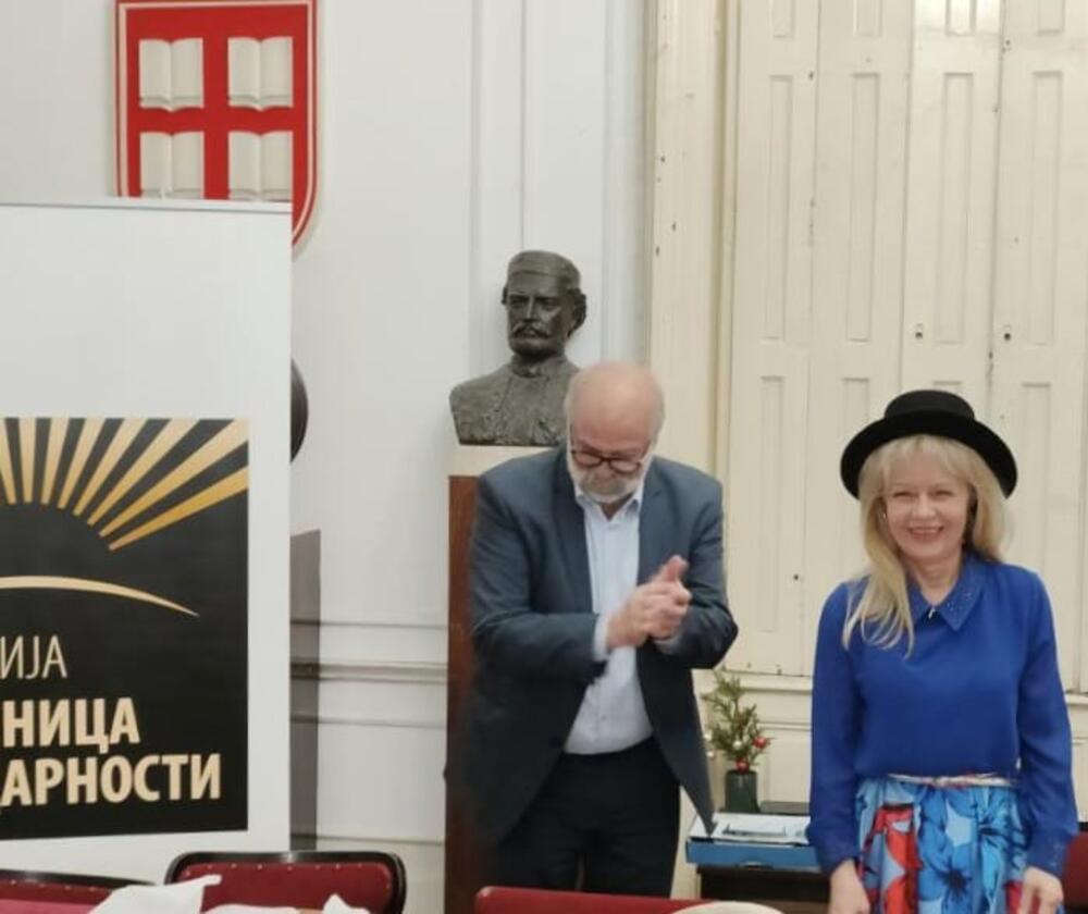 djurin-sesir-po-prvi-put-dodeljen-pesnikinji