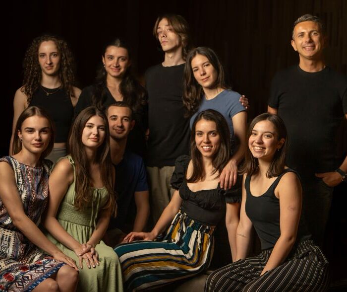 Ansambl predstave Odustajanje i koreograf Ilić