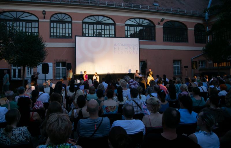 Otvoren 6. Somborski festival_Atrijum gradske kuće