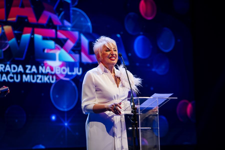 radio-cvrsto-stoji-na-svojim-temeljima