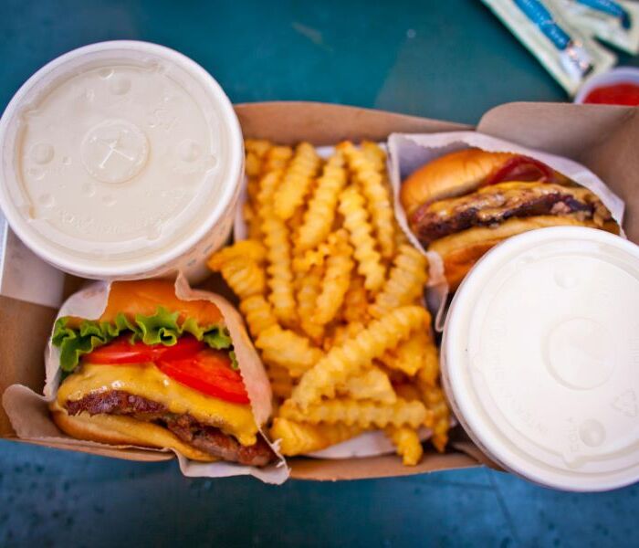 pexels-caleboquendo-3023476